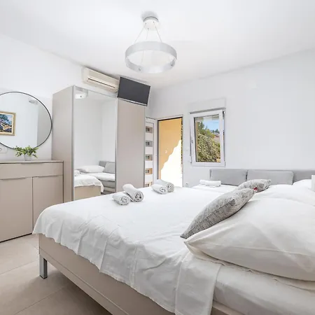 شقة Rosemary Duće