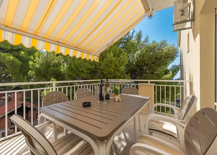 شقة Rosemary Duće