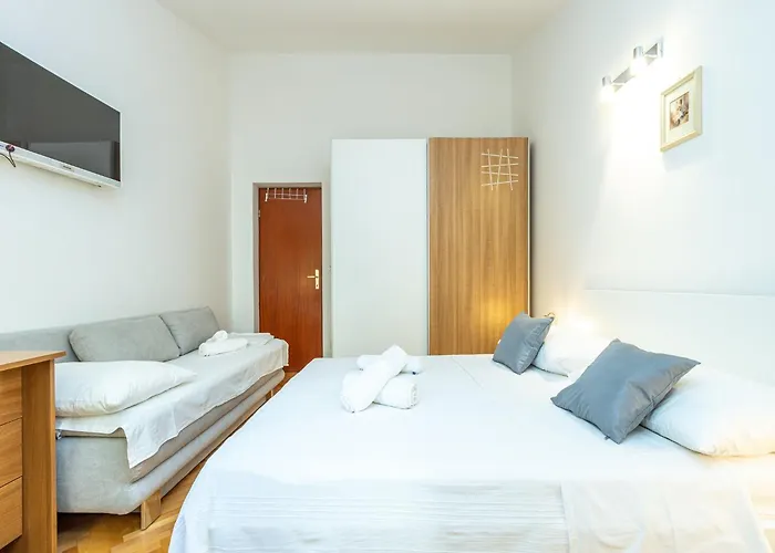 شقة Rosemary Duće