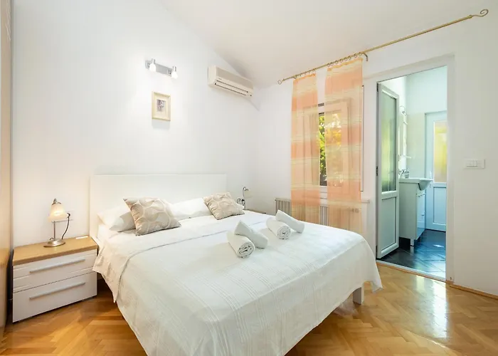 شقة Rosemary Duće