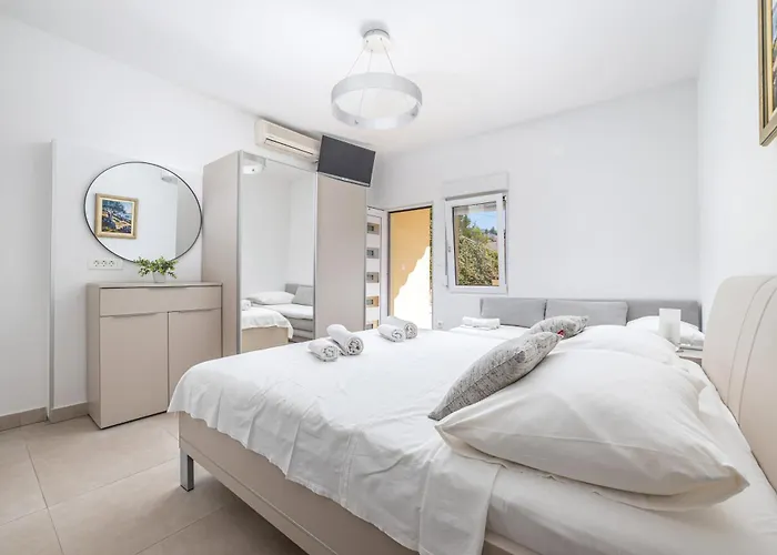 شقة Rosemary Duće